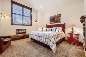 4 室のベッドルーム、アイロン / アイロン台、WiFi、ベッドシーツ