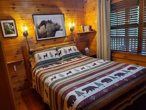 2 bedrooms, iron/ironing board, free WiFi, bed sheets - "  Lazy Bears Cabin" Located in Cherry Log
Highly Rated 9.8 overall by Guest (Blue Ridge)