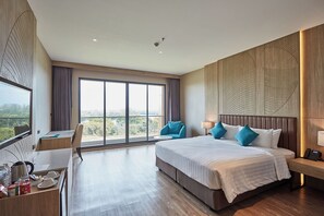 Cozy Deluxe King | 迷你吧、客房內保險箱、書桌、遮光布/窗簾