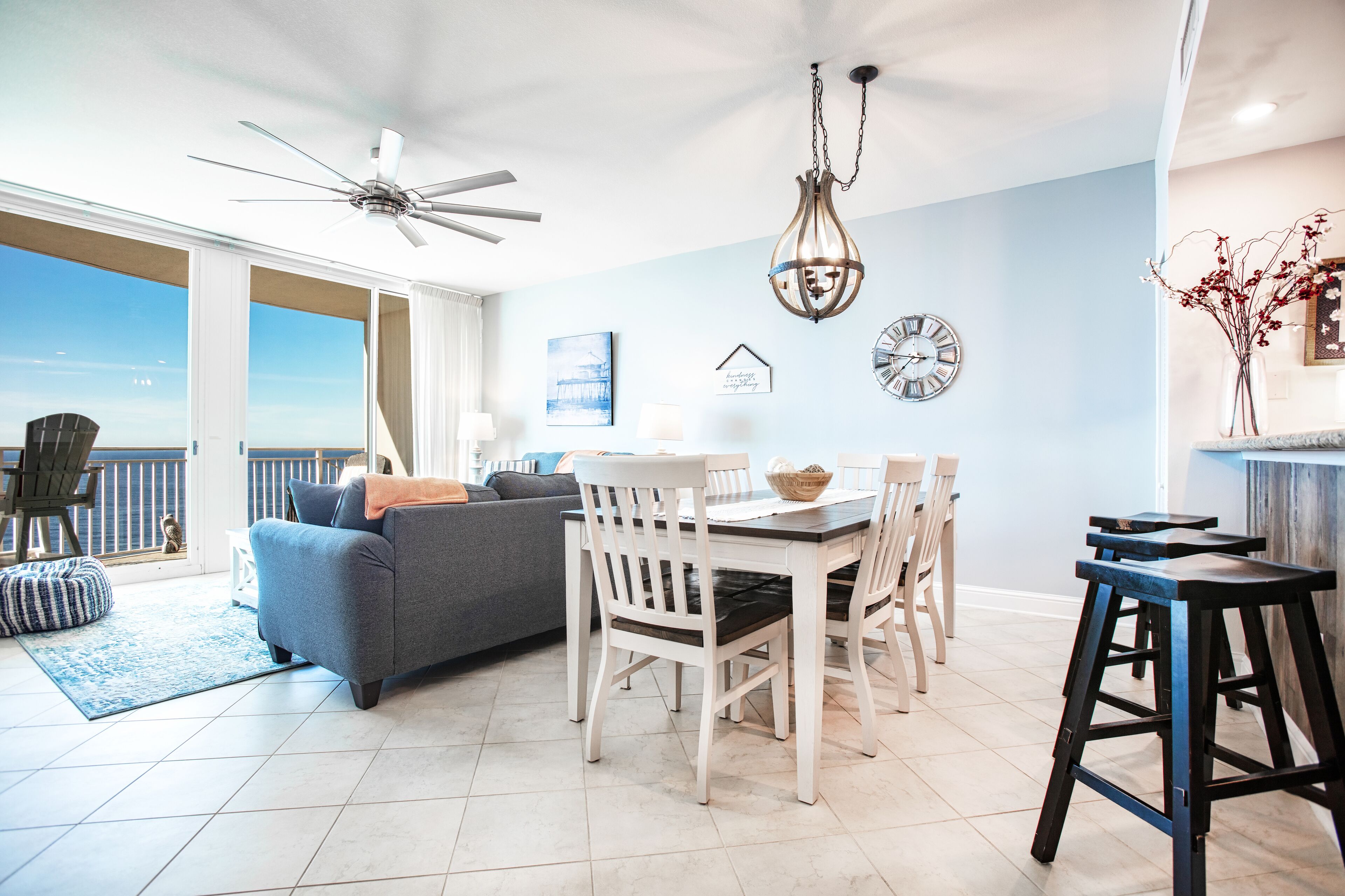 Sunsational! 2 Beach Chairs Included! Aqua 1804/Sleeps 6/Oceanfront/++Clean