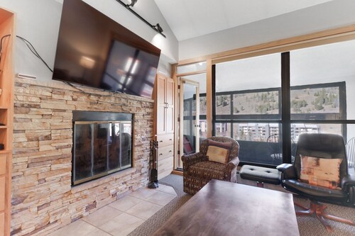 Spacious Condo In The Heart of Copper Mountain right next to Lifts - MP626 by Redawning