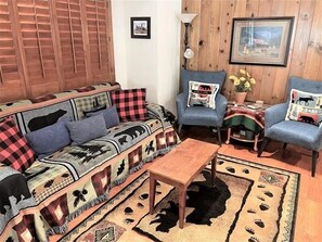 House, 3 Bedrooms | Living room - Beautiful Mountain Home 3 Bedroom Home by RedAwning (Lake Arrowhead)