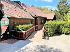 House, 3 Bedrooms | Exterior - Beautiful Mountain Home 3 Bedroom Home by RedAwning (Lake Arrowhead)