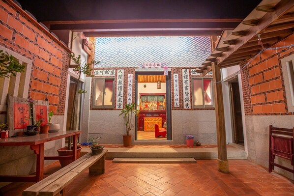 Courtyard view - Mofan hotel (Jincheng)