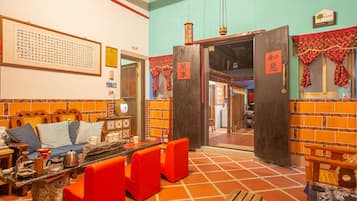 Gallery House | Living area | Flat-screen TV