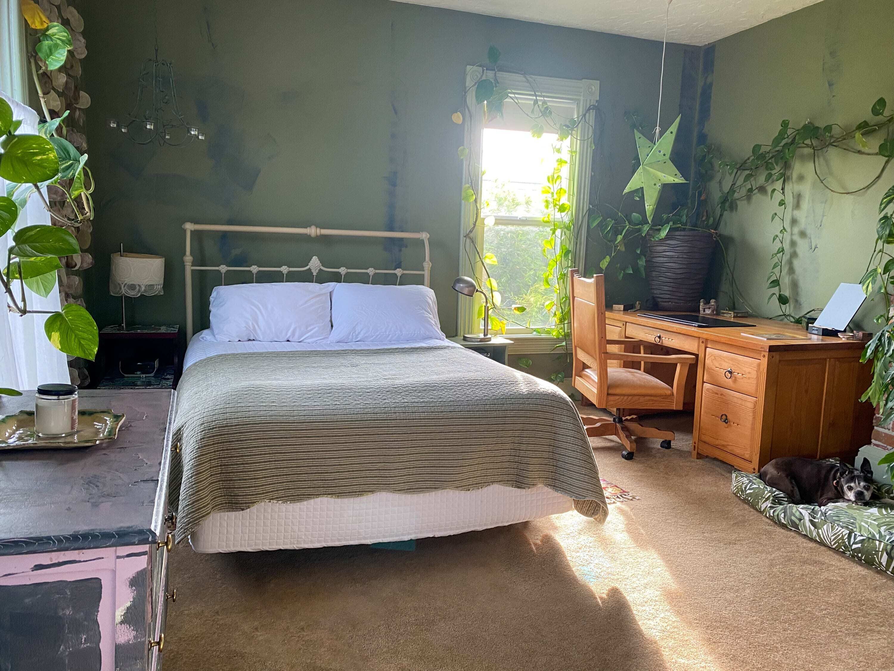 2 bedrooms, desk, travel cot, WiFi