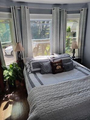 2 bedrooms, desk, iron/ironing board, free WiFi
