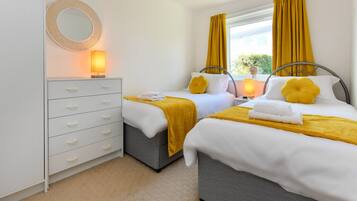 3 bedrooms, iron/ironing board, free WiFi, bed sheets