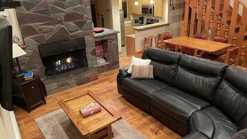 Smart TV, fireplace, DVD player, stereo