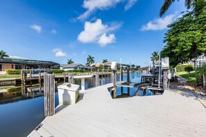 Unclassified image, 5 of 20, button