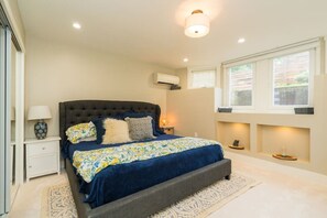 2 soverom, skrivebord, strykejern/-brett og wi-fi (inkludert)