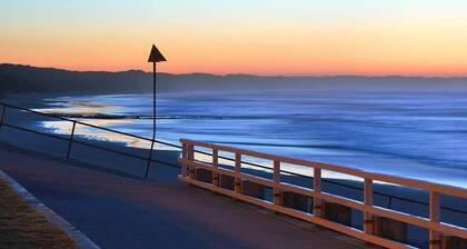 Driftwood Water Views: With Fire and Pet-Friendly