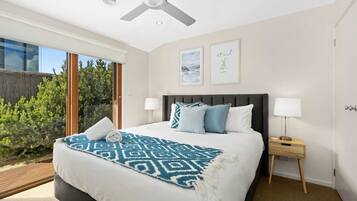 4 bedrooms, desk, iron/ironing board, travel cot