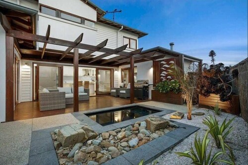 Sunset Haven: Golf, beach, spa and fire retreat