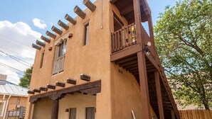 Exterior - Joyful and Bright 2B in Heart of Railyard District (Santa Fe)