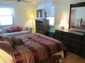 3 室のベッドルーム、デスク、アイロン / アイロン台、WiFi