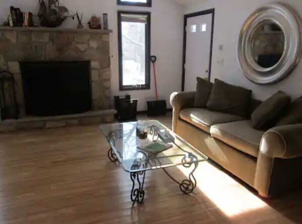 Télévision, cheminée, Netflix, Hulu