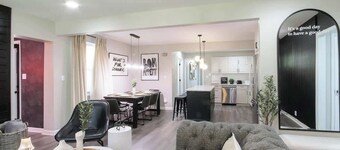 The Cola White House | Sleeps 16 | 7 minutes to DT