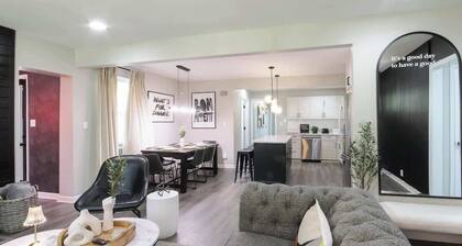The Cola White House | Sleeps 16 | 7 minutes to DT