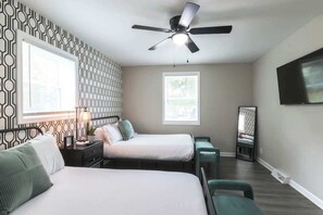 4 bedrooms, iron/ironing board, free WiFi, bed sheets