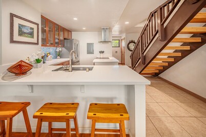 Makahuena 1-303 Ocean View condo 2 Bedroom Plus Loft Sleeps 8 AC!