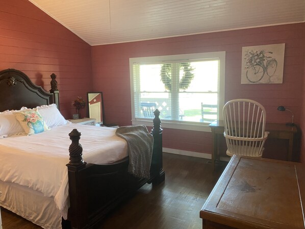 2 Schlafzimmer, Schreibtisch, Bügeleisen/Bügelbrett, Reisekinderbett