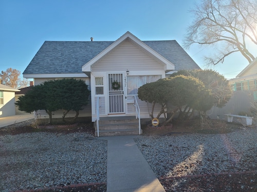 Newly remodeled, walking distance to town, close to MSU and hospital, cozy porch