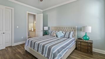 3 bedrooms, iron/ironing board, travel crib, free WiFi