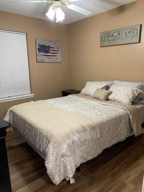3 bedrooms, iron/ironing board, WiFi, bed sheets