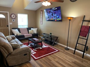 Smart TV, table tennis - Long Term Stays Starting @ $2,900. (Tuscaloosa)