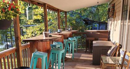 Beard Bungalow: Lakefront Home on Lake Greenwood - Cross Hill, SC