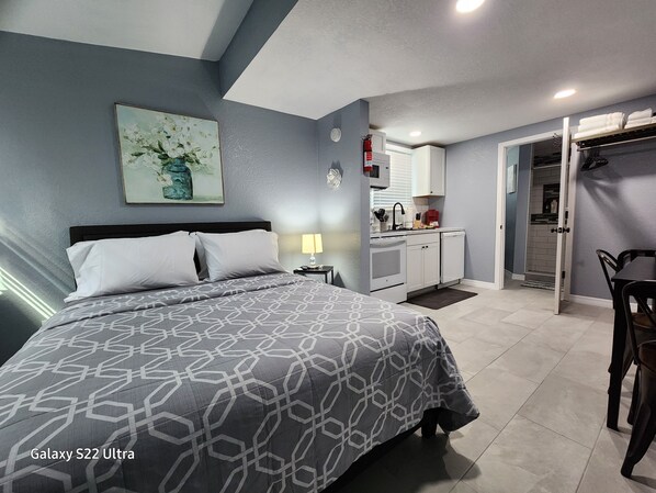 1 soverom, strykejern/-brett, reiseseng for barn og wi-fi (inkludert)