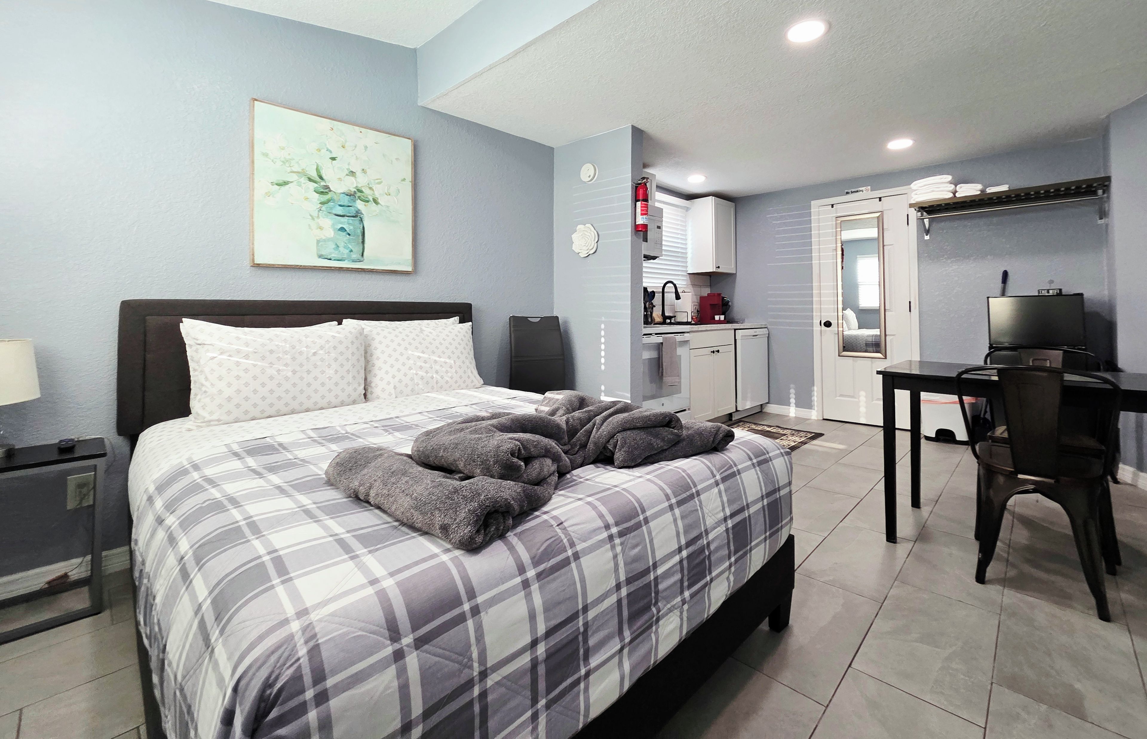 1 bedroom, iron/ironing board, travel cot, free WiFi
