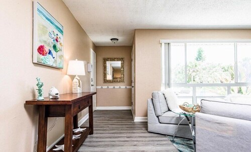 Private 4 bedroom Pool Home w 2 car garage, Walk to the Beach, Dog Friendly