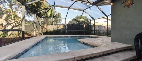 Een verwarmd zwembad