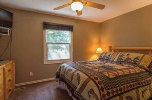 4 bedrooms, free WiFi, bed sheets