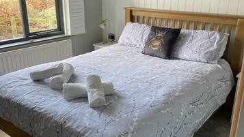 1 dormitorio, tabla de planchar con plancha, wifi gratis y ropa de cama