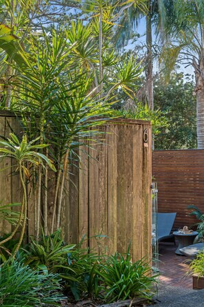 Property grounds - “Seas The Day” – Pool & Fireplace (Macmasters Beach)