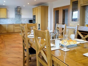 Dining - 3 bedroom accommodation in Amisfield (Amisfield)