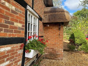 Exterior detail - 2 bedroom accommodation in Romsey, near Brook (Romsey, near Brook)