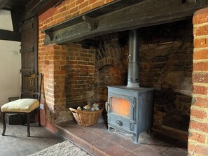 Interior - 2 bedroom accommodation in Romsey, near Brook (Romsey, near Brook)