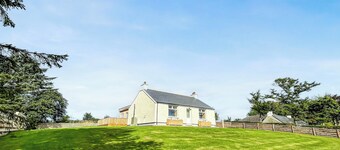 Alojamiento de 3 habitaciones en Westfield, near Thurso
