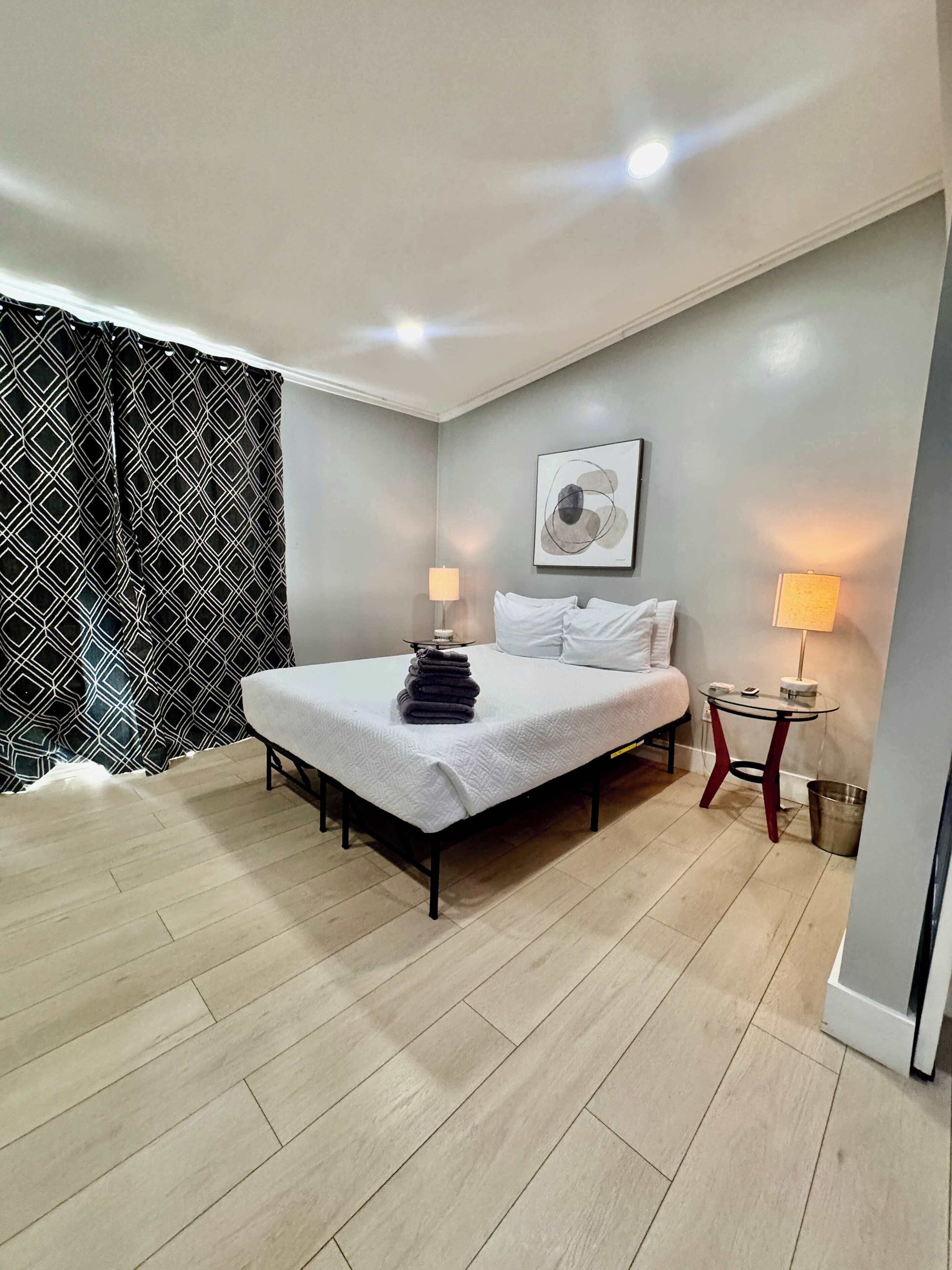 1 多间卧室、办公桌、熨斗/熨衣板、WiFi