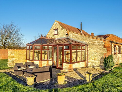 2 bedroom accommodation in Ropsley, near Grantham