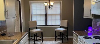 3 bedroom Near hospital, college’s and shopping!