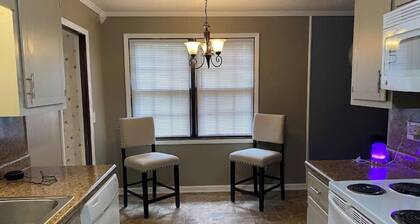 3 bedroom Near hospital, college’s and shopping!