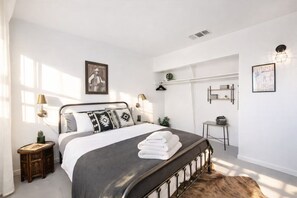 3 Schlafzimmer, Schreibtisch, Bügeleisen/Bügelbrett, WLAN
