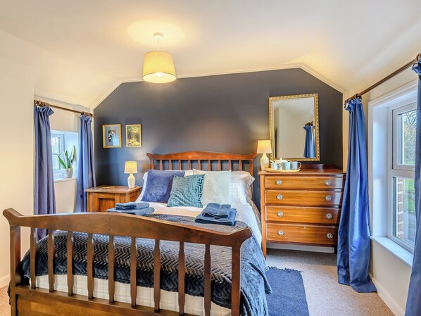 3 quartos, Wi-Fi de cortesia, roupa de cama