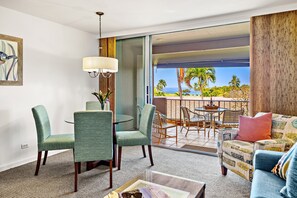 Una televisión de pantalla plana