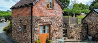 Detached former granary, the perfect base to explore Shropshire.